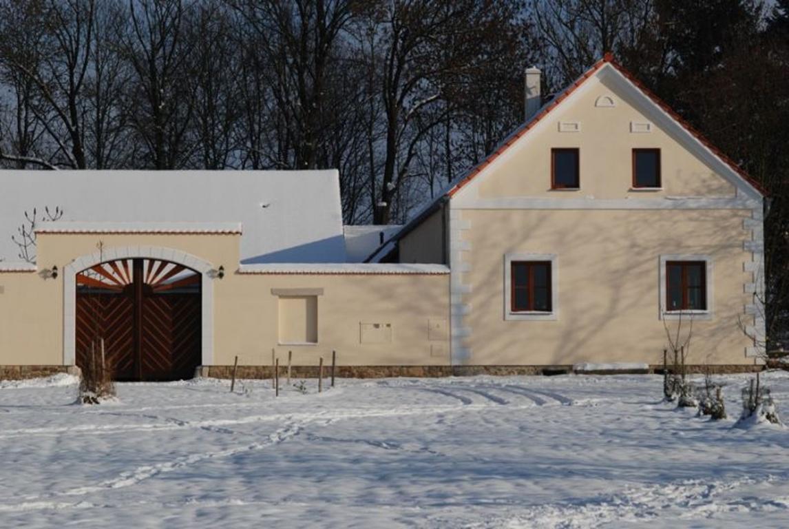 Отель Veverci Dvur Rosec Экстерьер фото